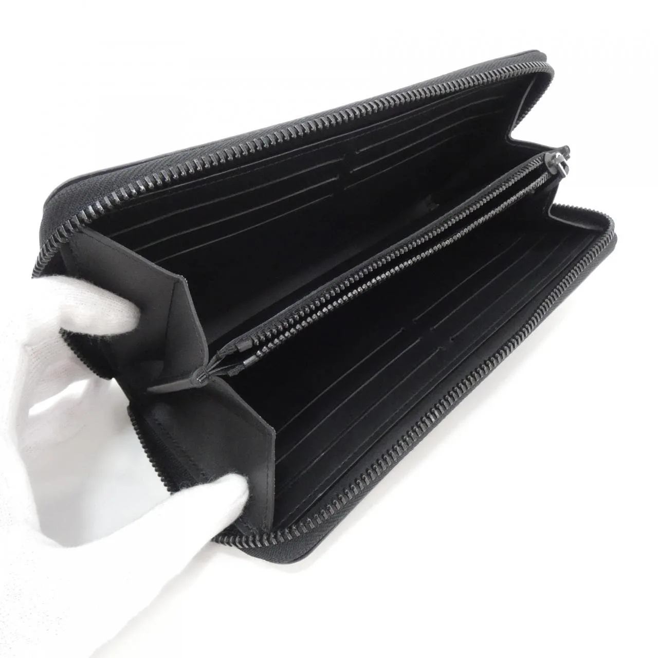 LOUIS VUITTON M28048 Wallet Monogram 5