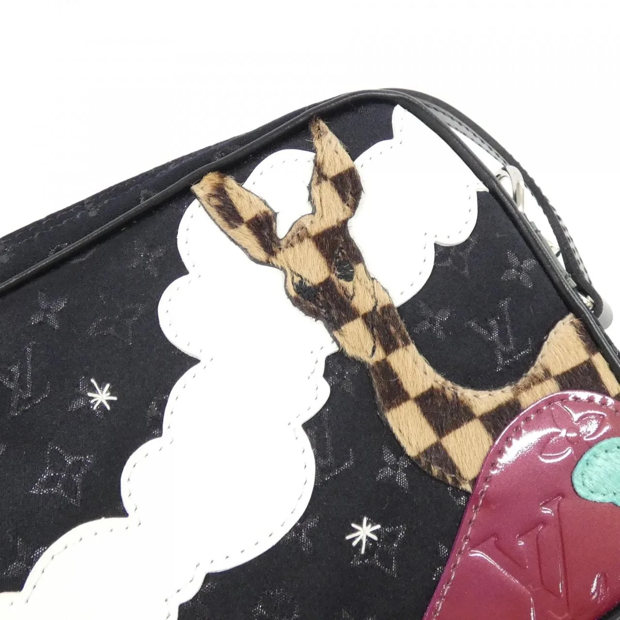 LOUIS VUITTON Pochette M92275 Pochette Patent Leather 4