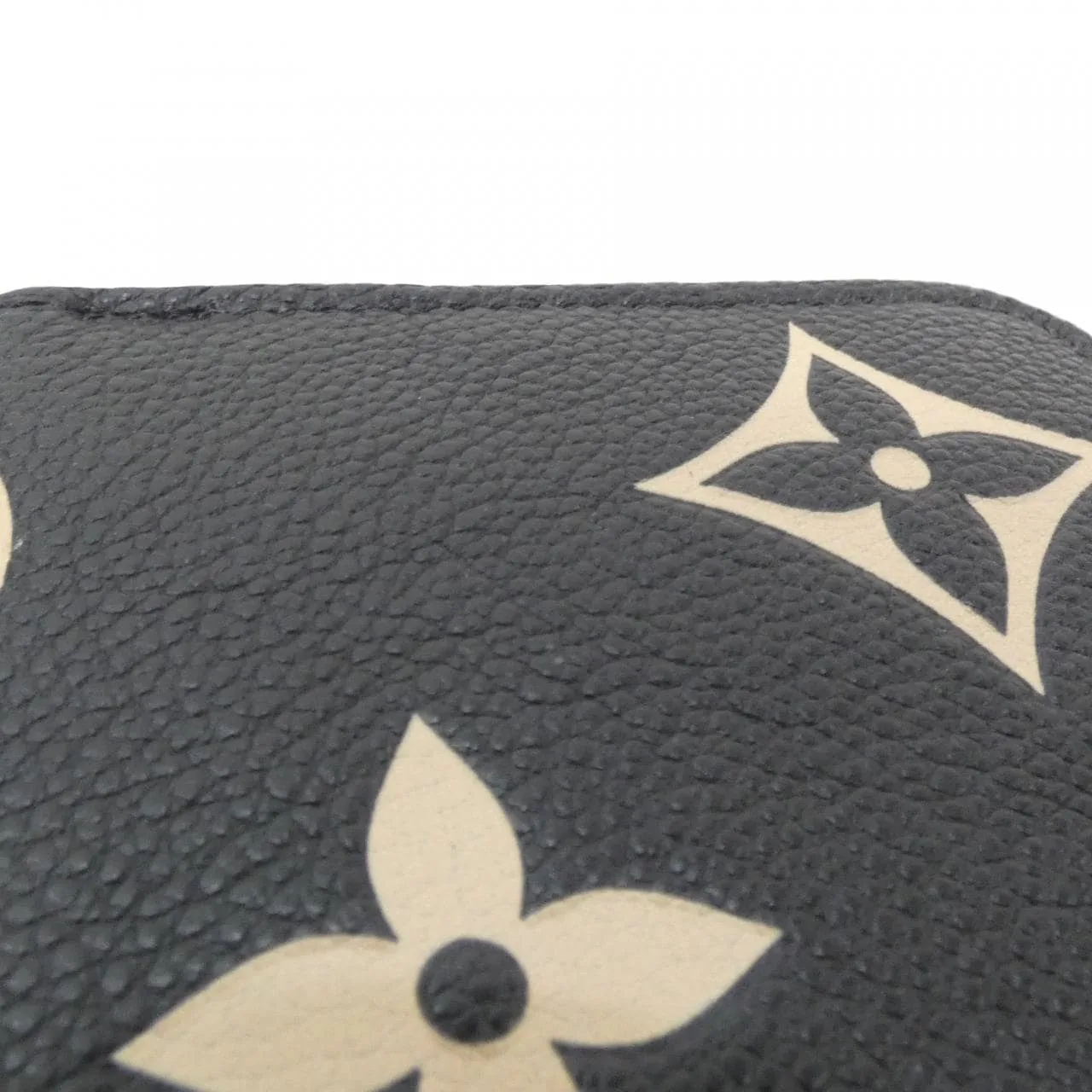 LOUIS VUITTON M80481 Wallet Monogram 4