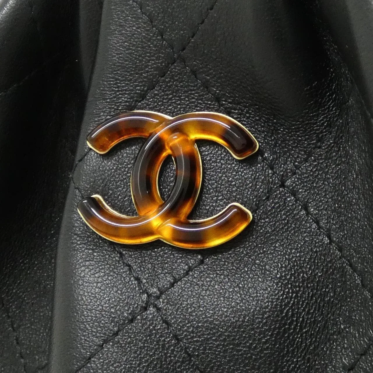 CHANEL Handbag 4