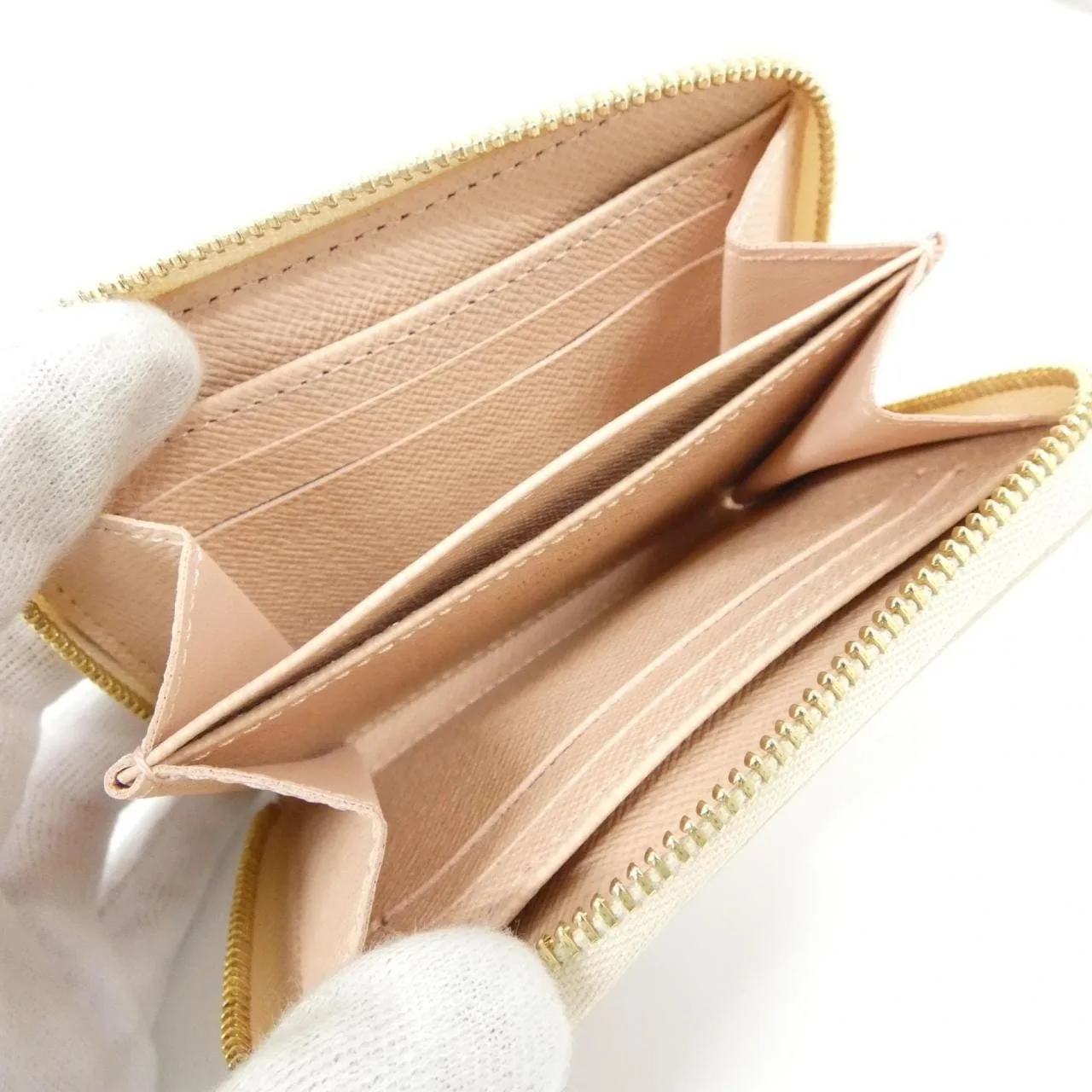 LOUIS VUITTON N60098 Coin Case Damier 4