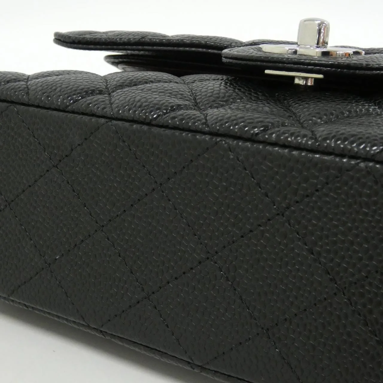 CHANEL Matelasse 1113 Shoulder Grained Calfskin 3