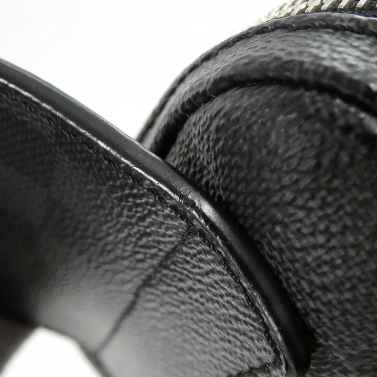 LOUIS VUITTON Avenue N41719 Shoulder Damier 5