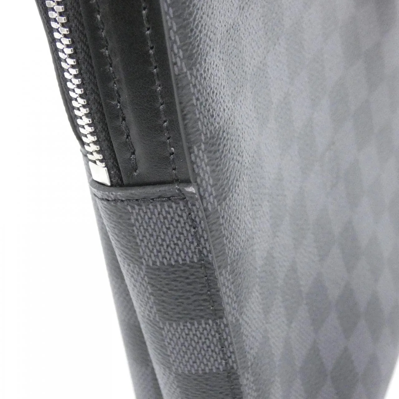 LOUIS VUITTON Avenue N45302 Shoulder Damier 4