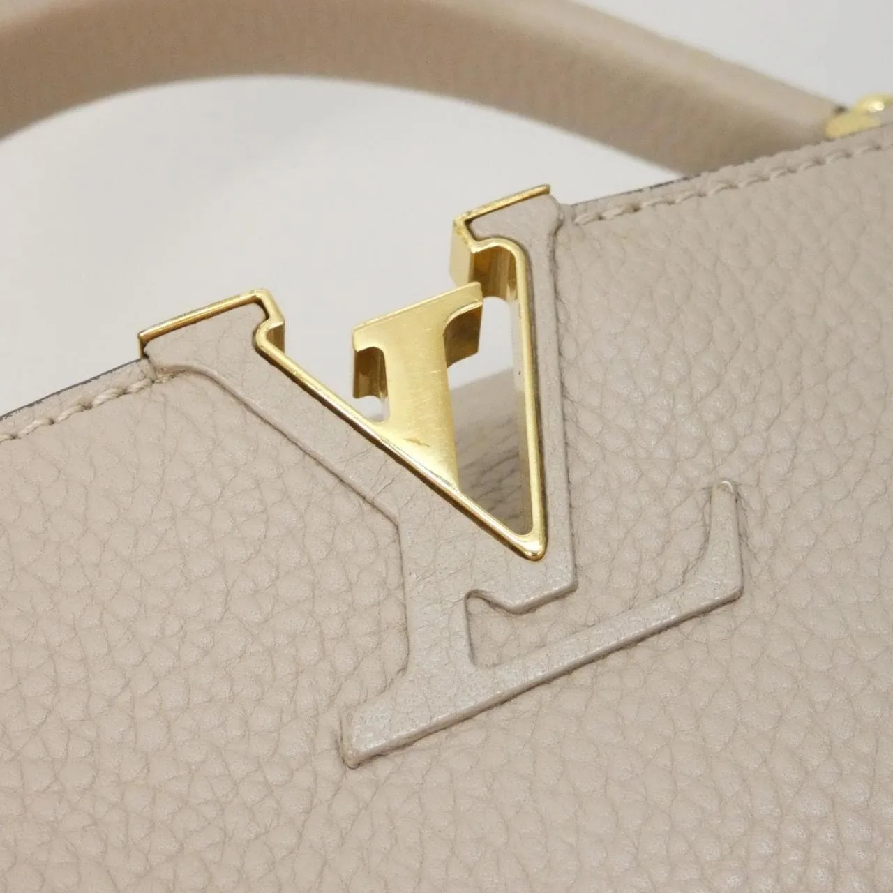 LOUIS VUITTON Capucines M94634 Handbag 5