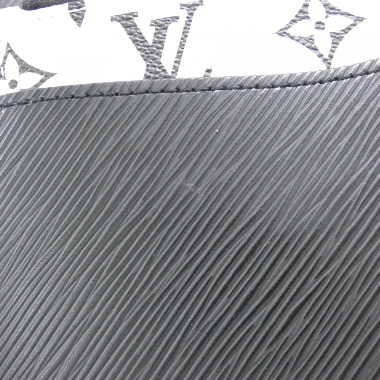 LOUIS VUITTON M59954 Tote Epi 4