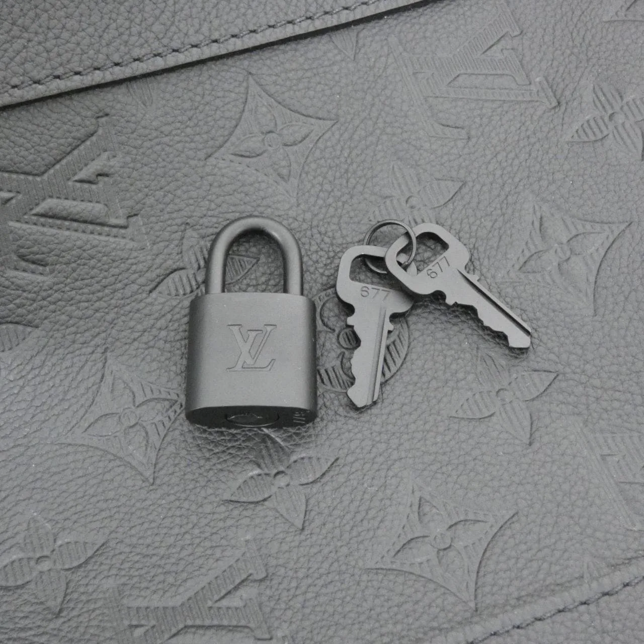 LOUIS VUITTON Keepall M59025 Boston Monogram 4
