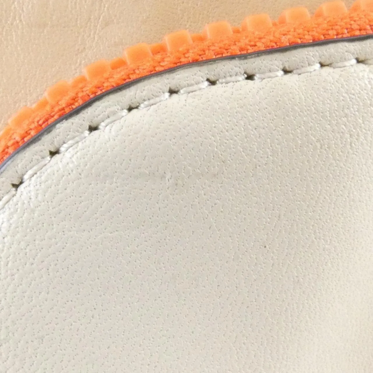 COACH CH110 肩背包 4