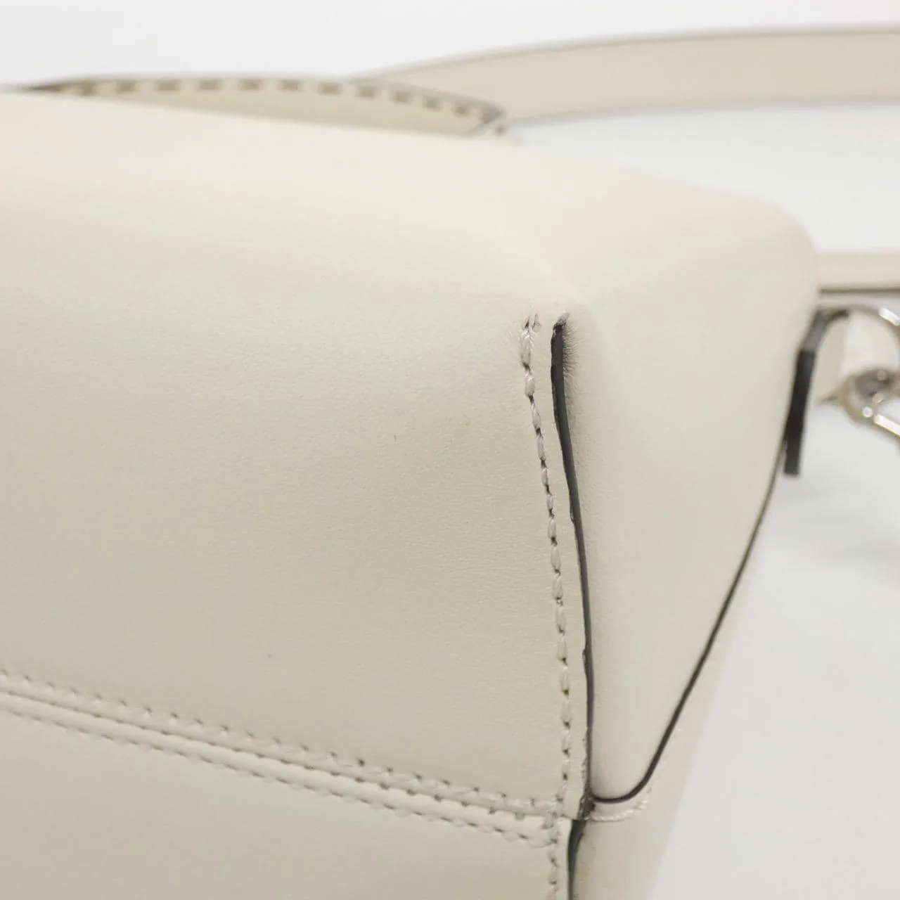 FENDI By The Way 8BL146 AC9L Handbag 3