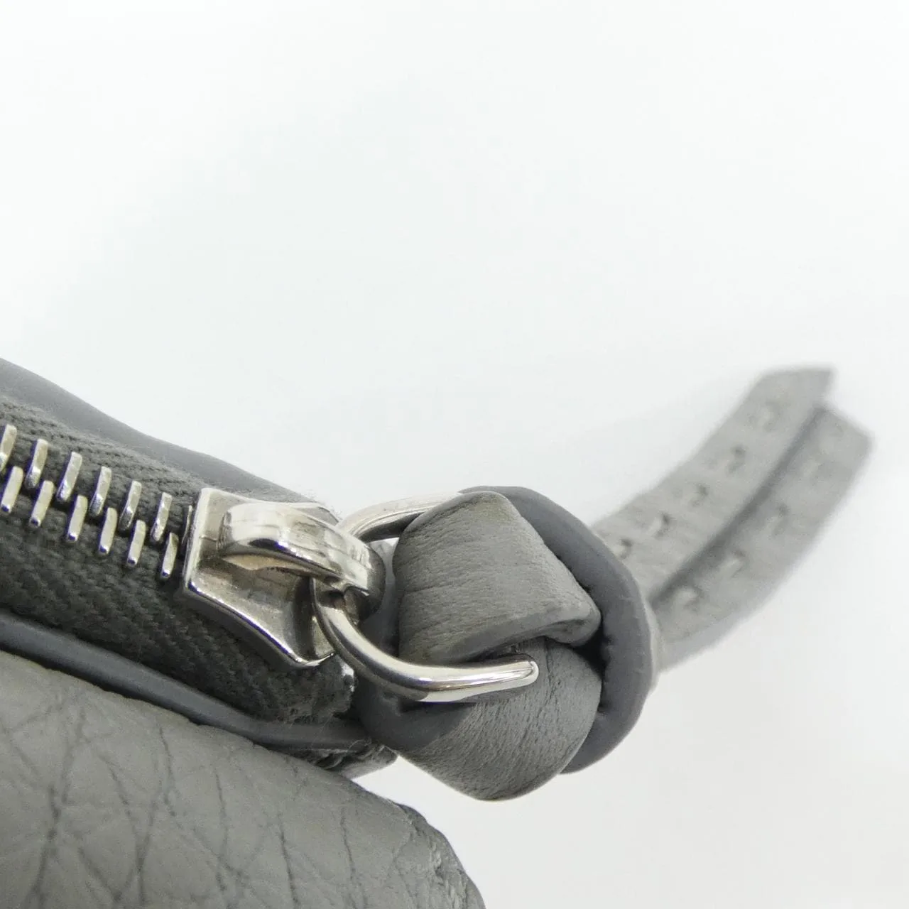 FENDI Peekaboo 8M0499 ASU6 銀包 5