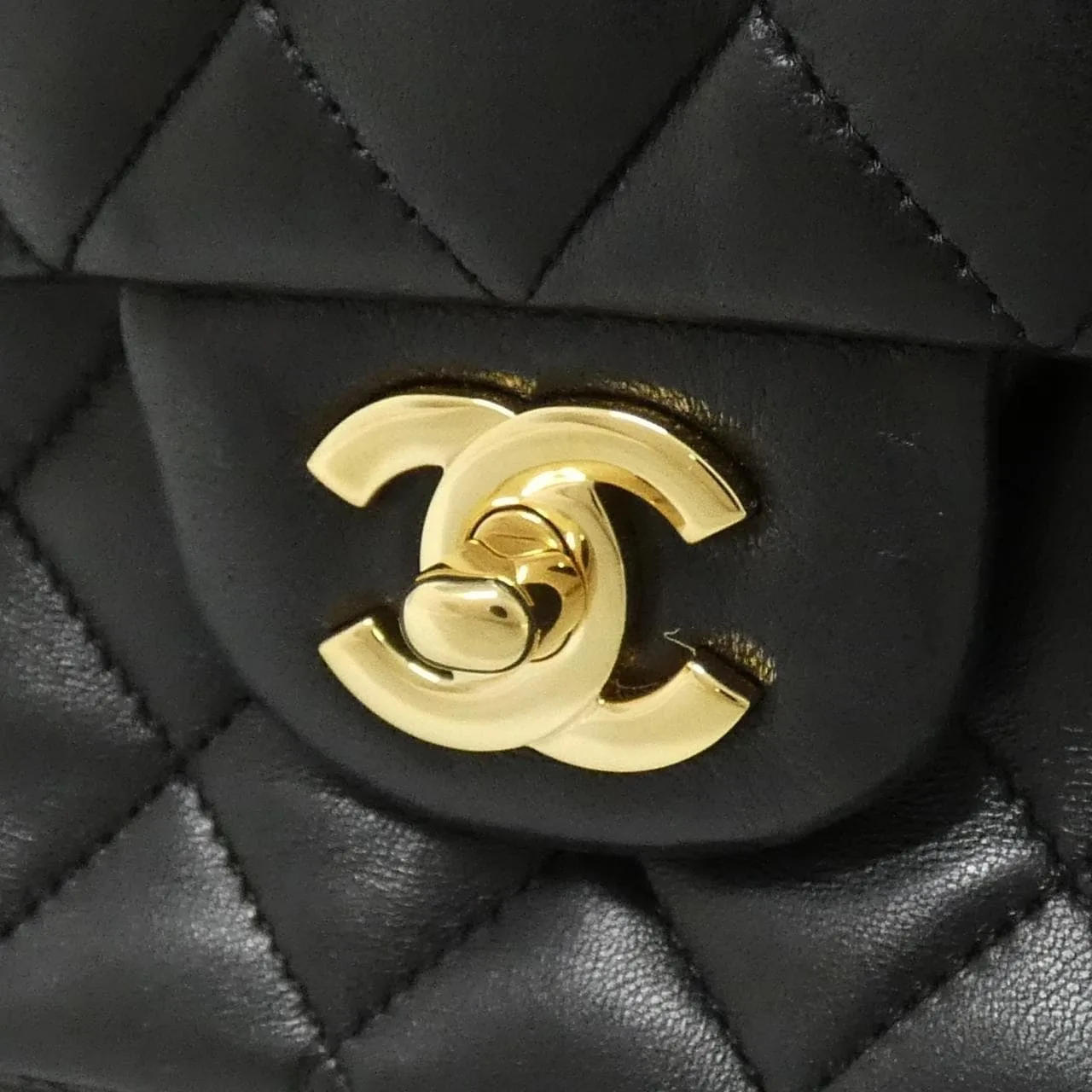 CHANEL Matelasse 1112 Shoulder Lambskin 4