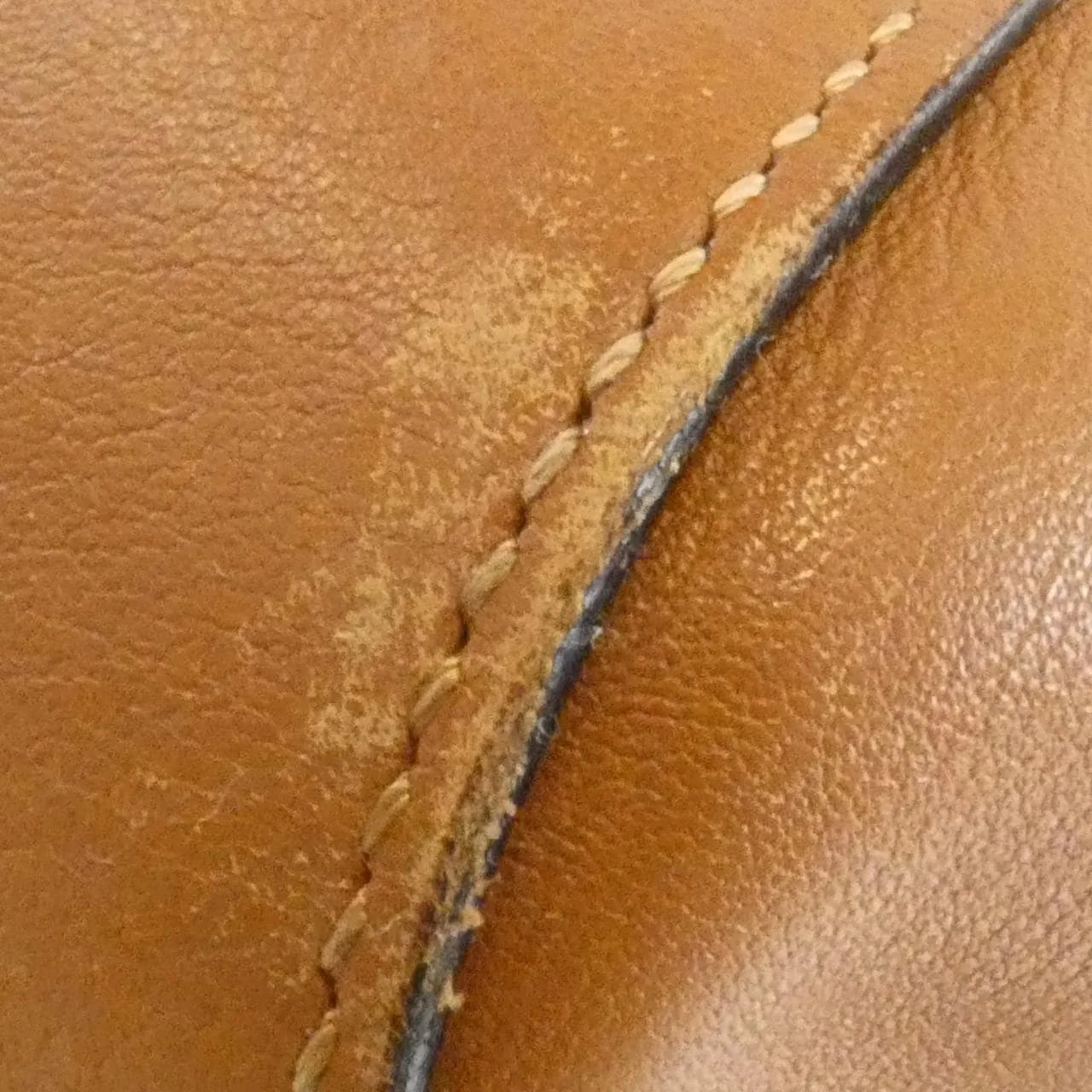 LOEWE 307 10 J87 肩背包 4