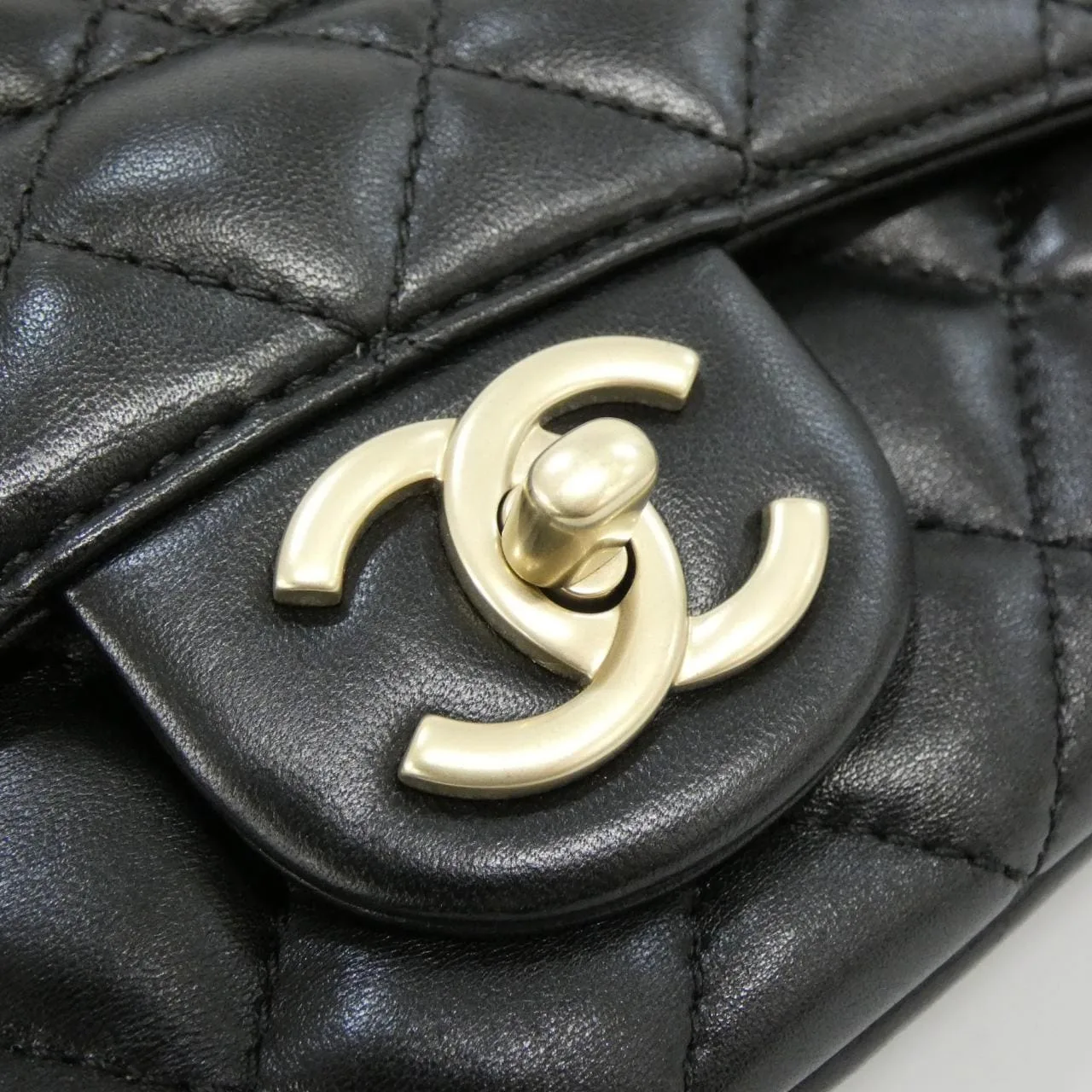 CHANEL 93937 肩背包 羊皮 4