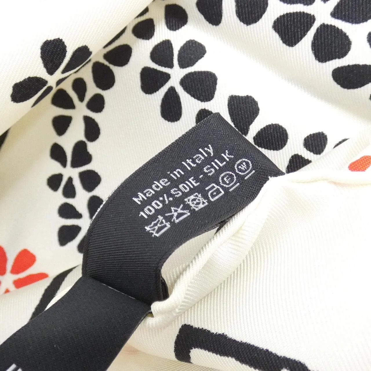 CHANEL Scarf 3