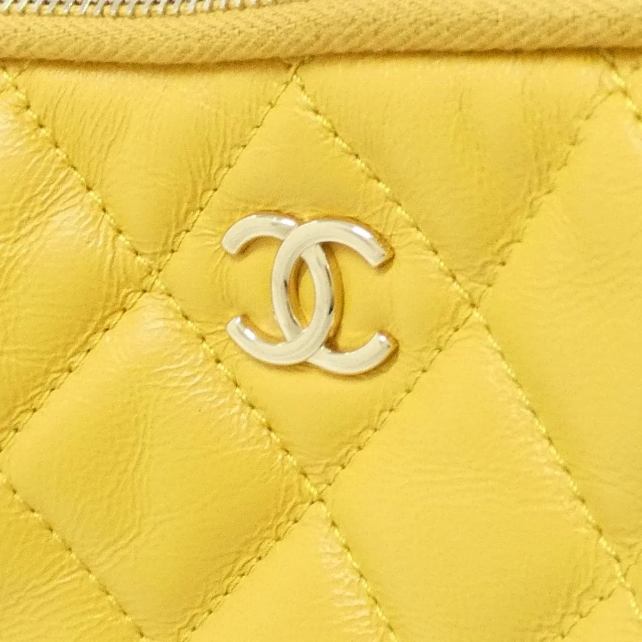 CHANEL AS5220 肩背包 羊皮 4