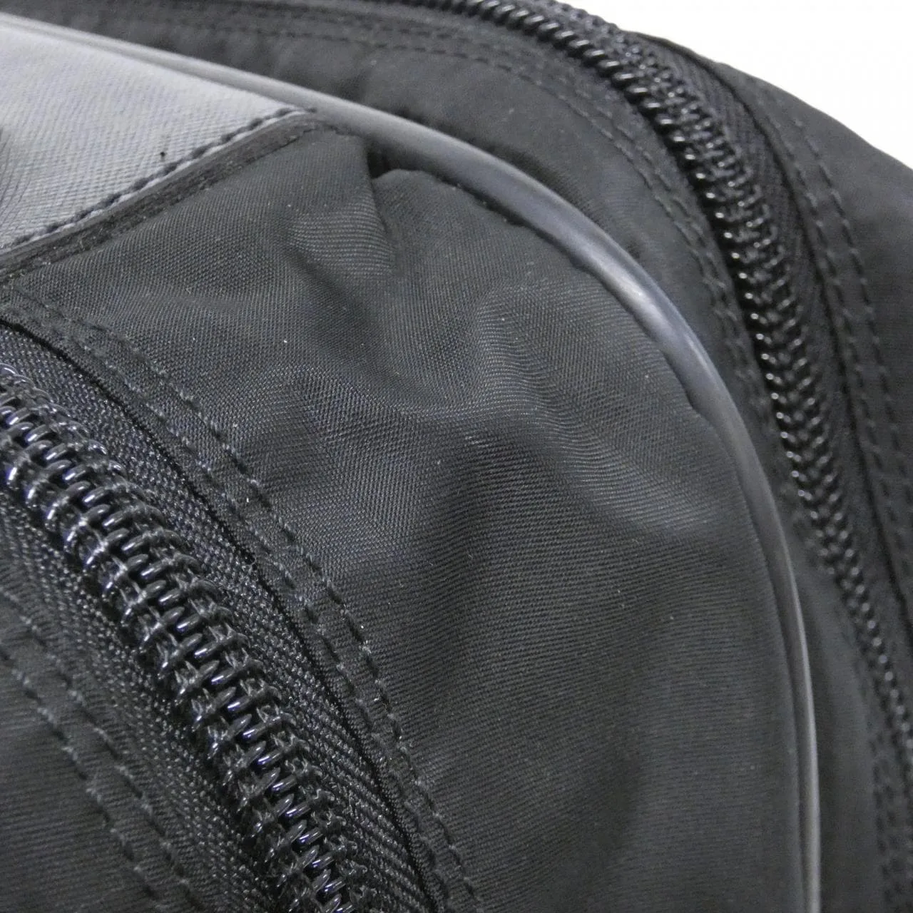 PRADA VV0025 手提包 4