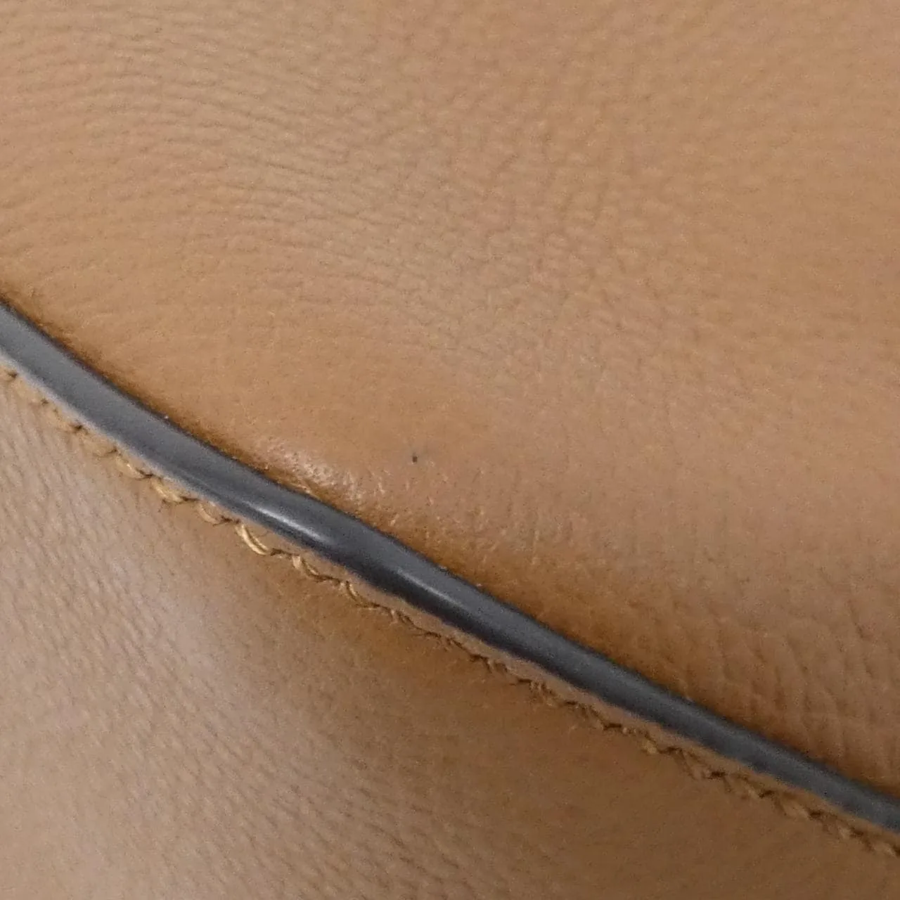 FENDI Baguette 7VA658 APDR 托特包 2