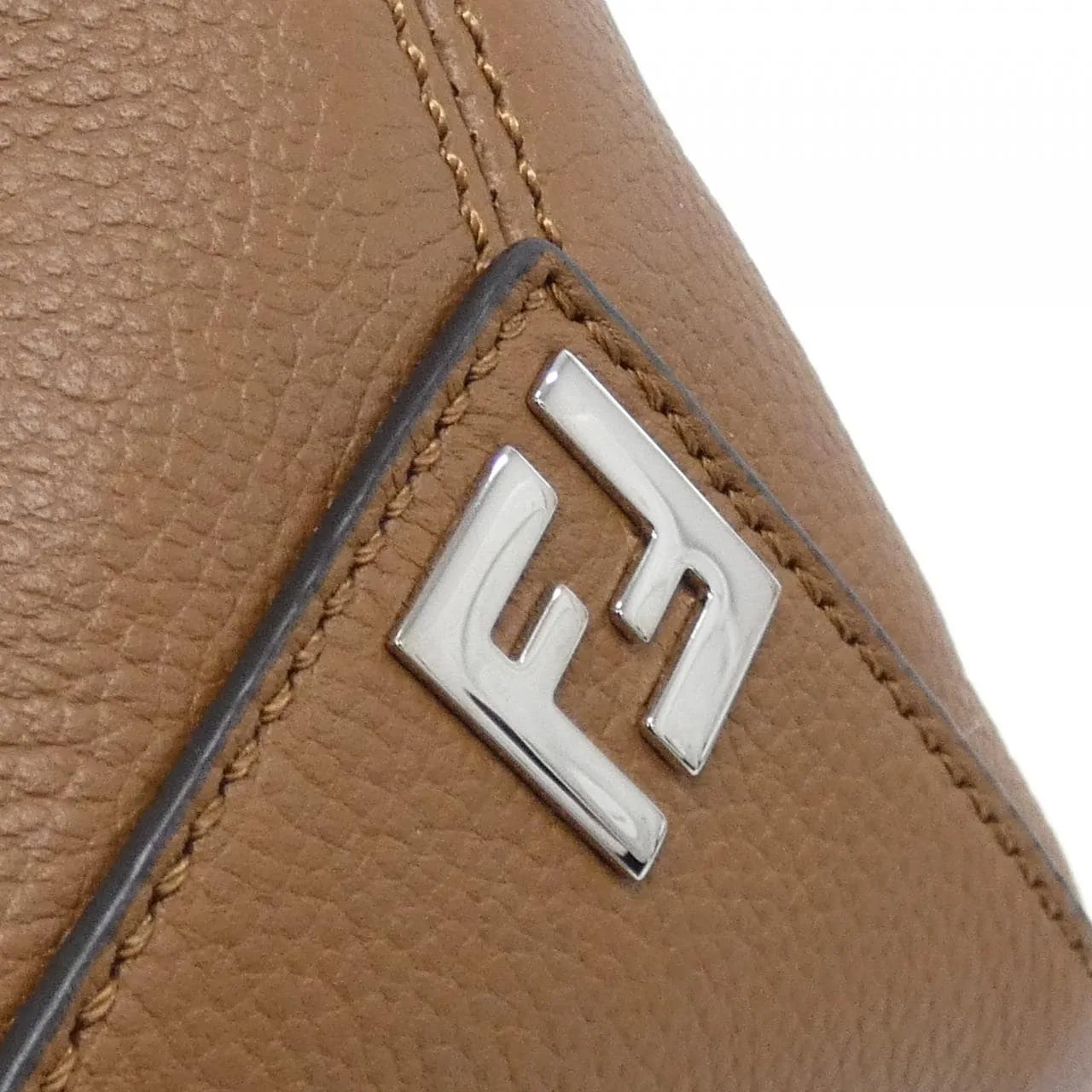 FENDI Baguette 7VA658 APDR 托特包 3