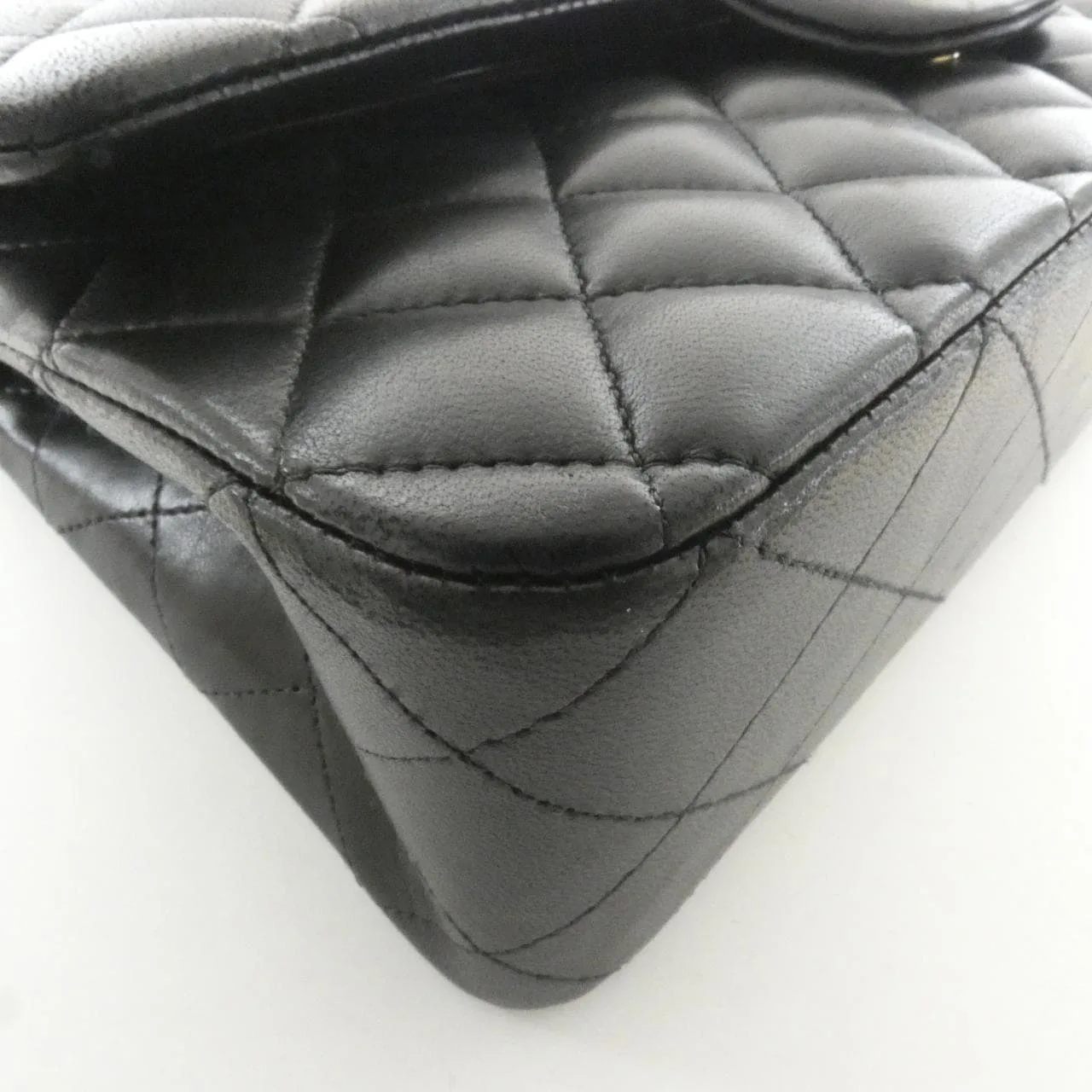 CHANEL Matelasse 1112 Shoulder Lambskin 3