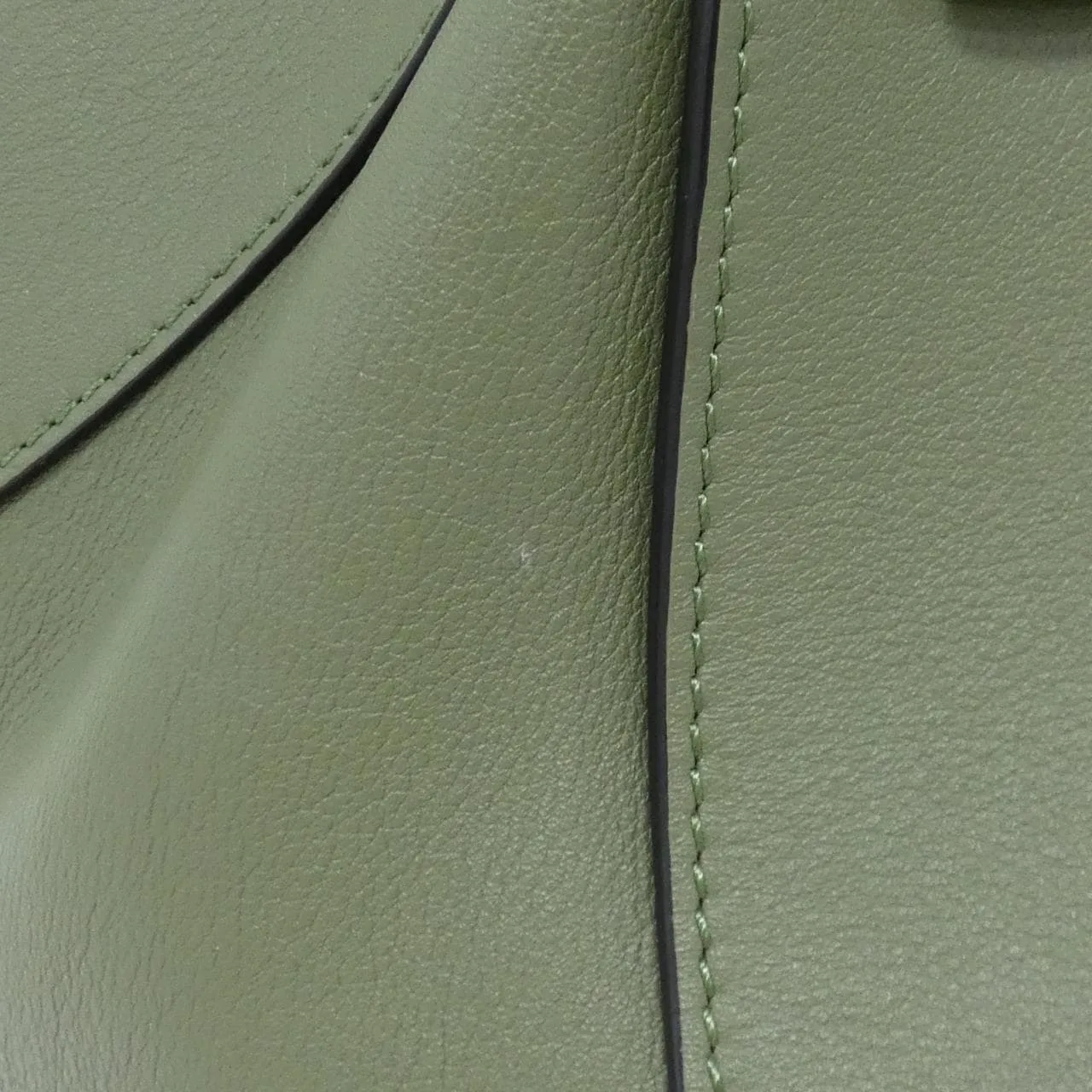 LOEWE Hammock 387 30 S35 肩背包 5