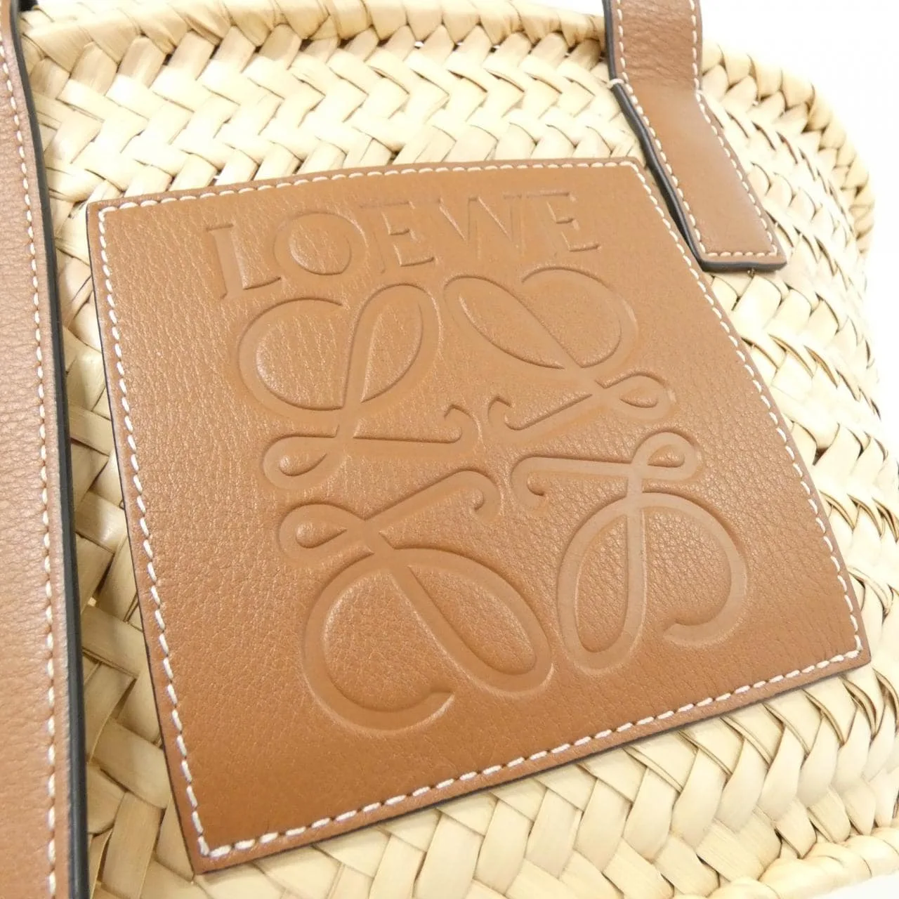 LOEWE 327 02 S93 Handbag 4