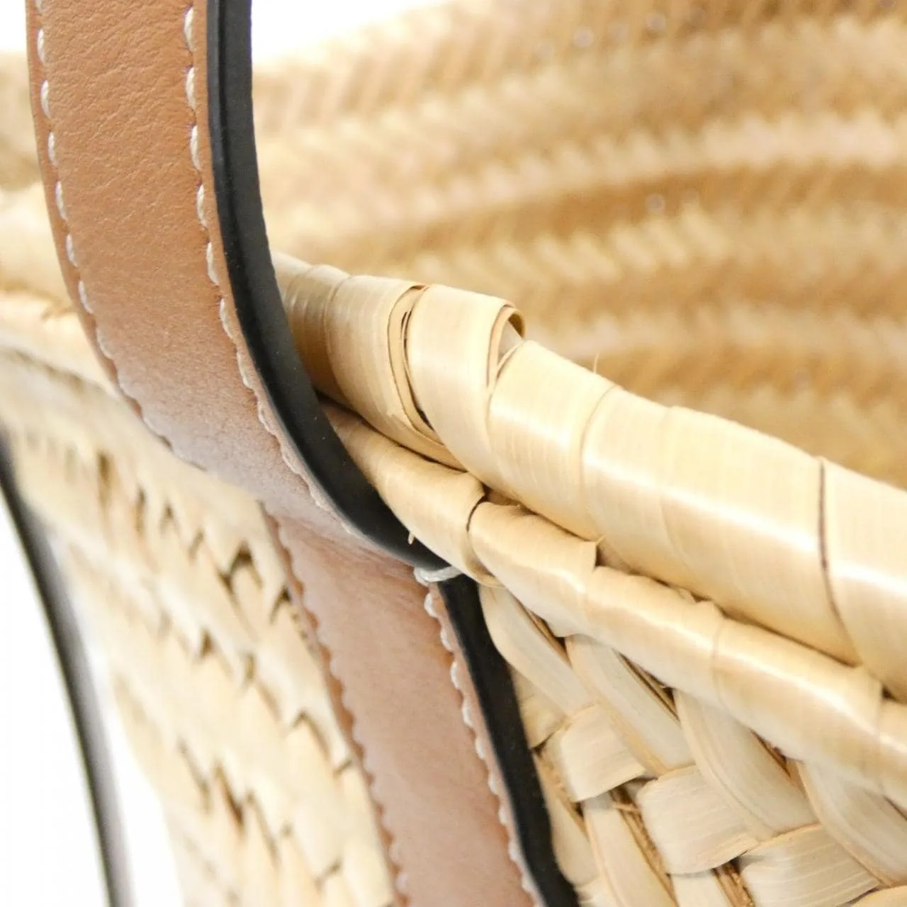 LOEWE 327 02 S93 Handbag 6