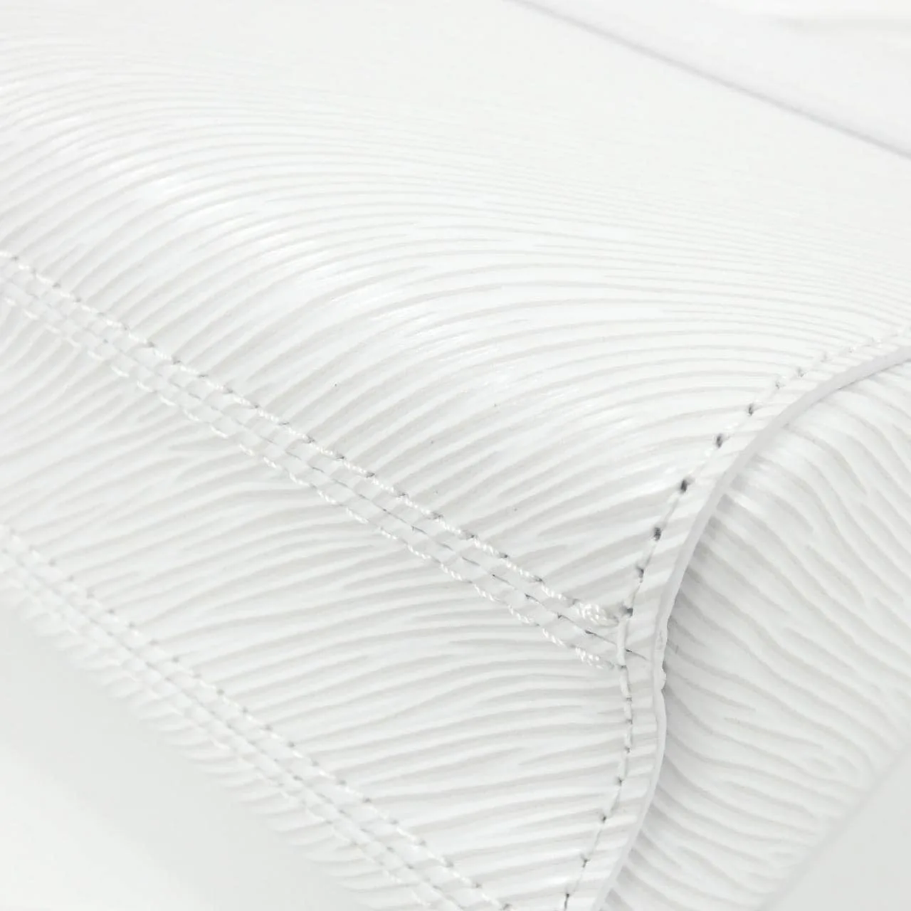 LOUIS VUITTON Twist M13678 肩背包 Epi 3
