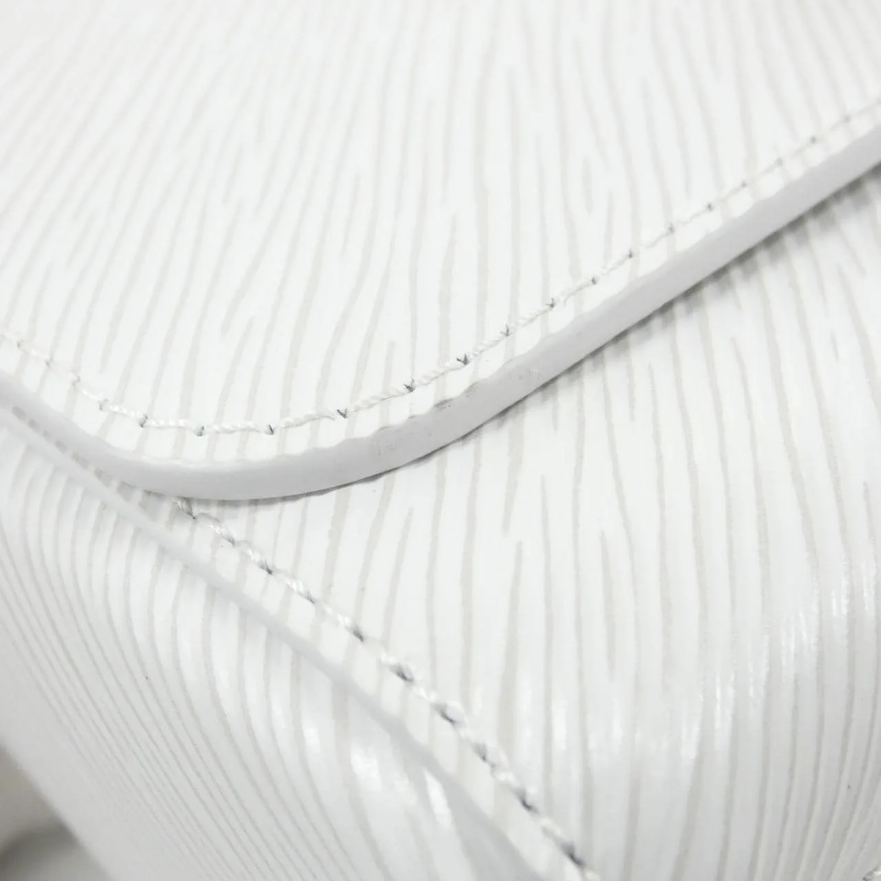 LOUIS VUITTON Twist M13678 肩背包 Epi 4