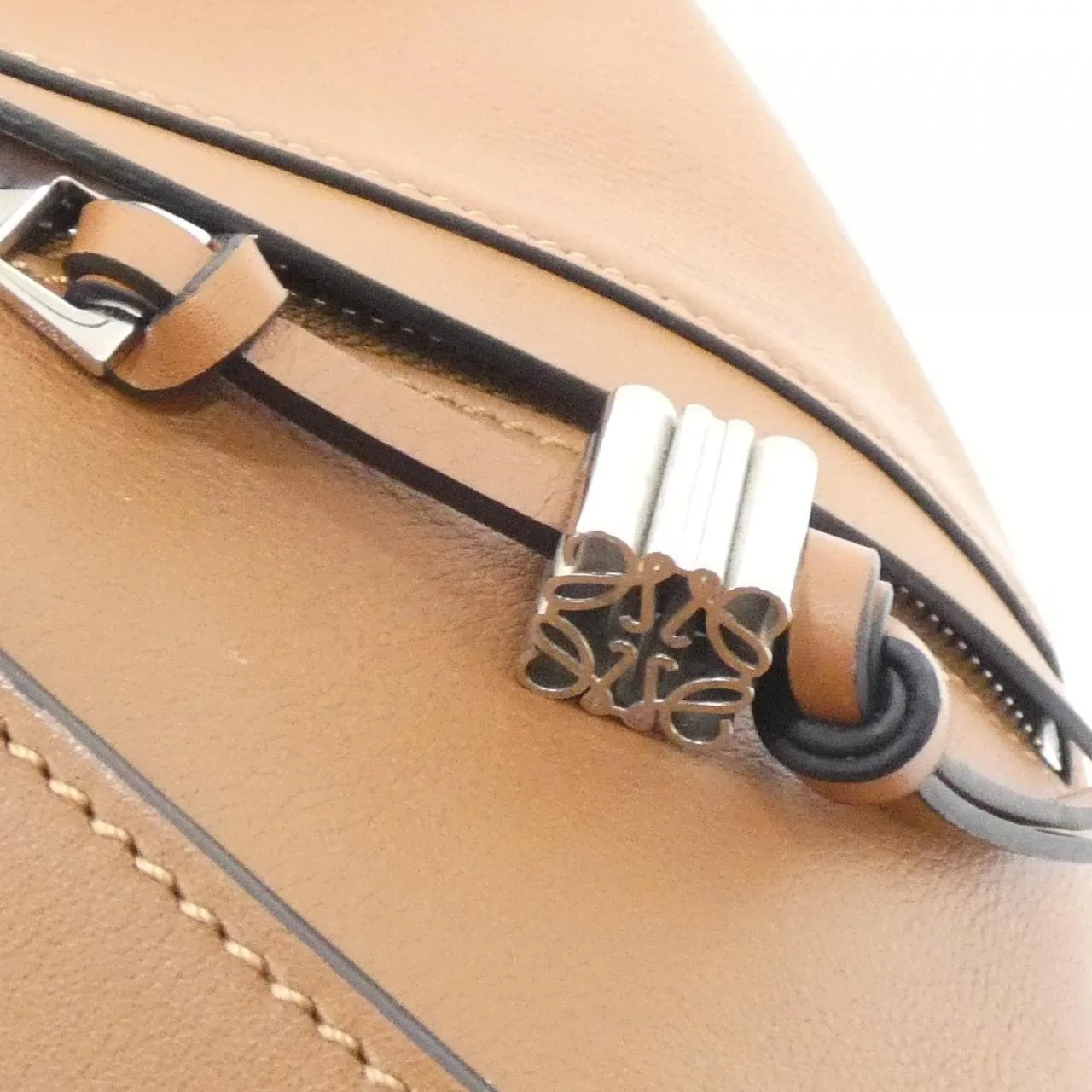 LOEWE Hammock 387 30 S35 肩背包 5