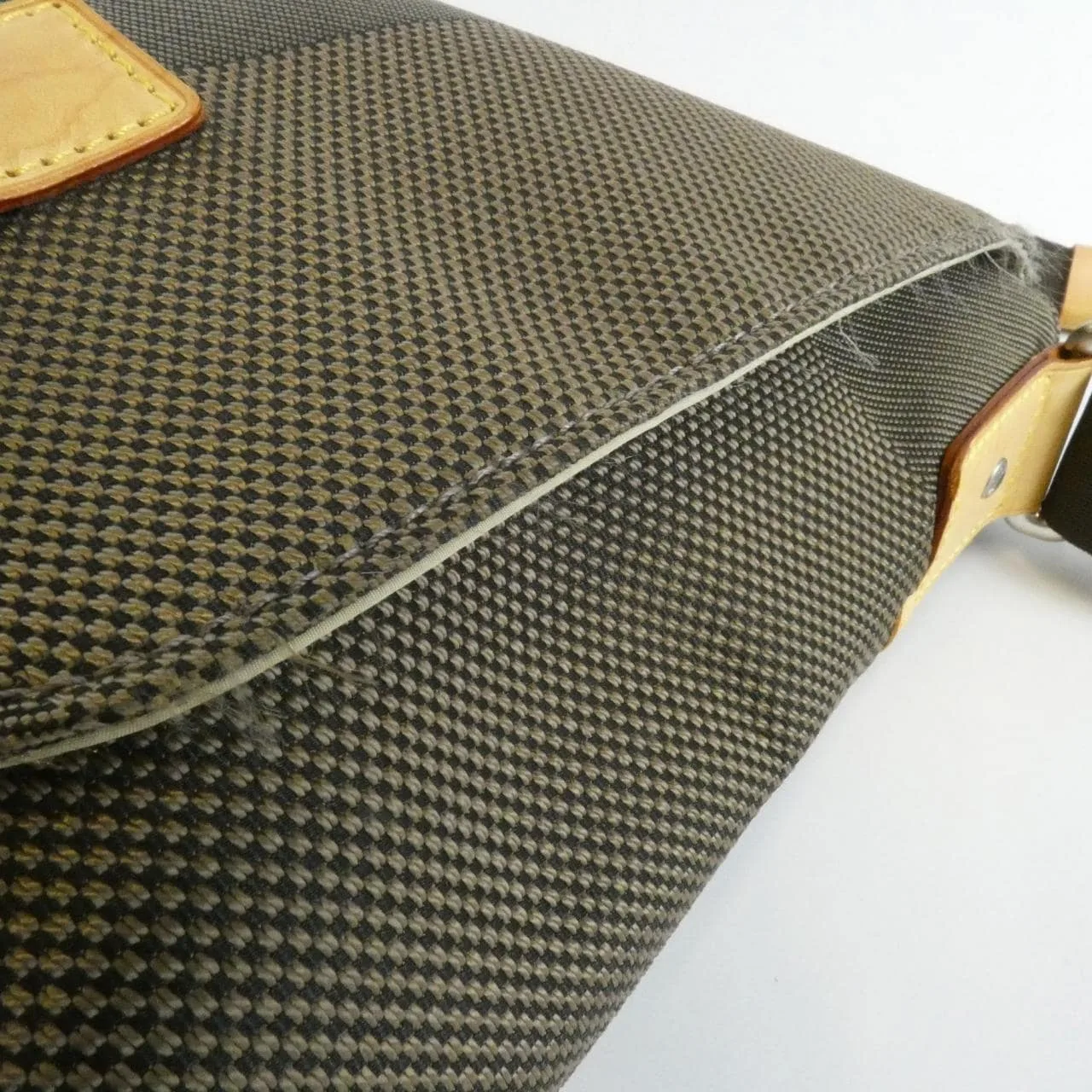 LOUIS VUITTON M93077 肩背包 Damier 5