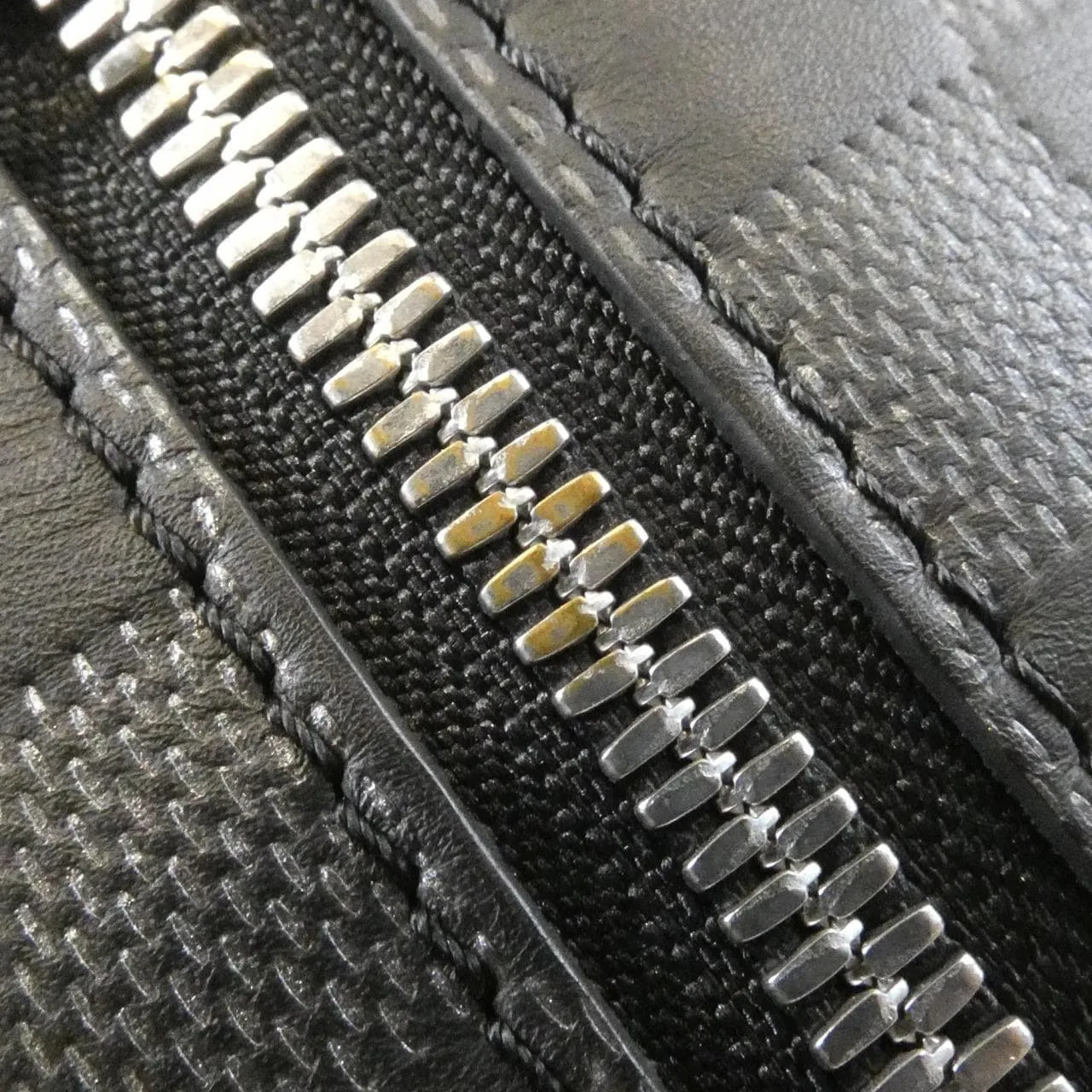 LOUIS VUITTON Discovery N40122 肩背包 Damier 5