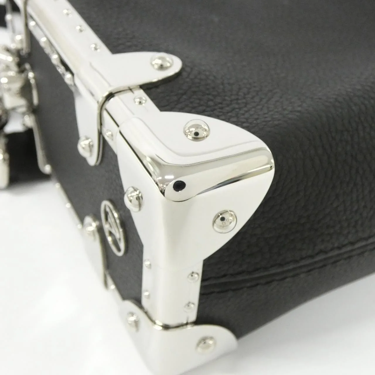 LOUIS VUITTON 肩背包 皮革 3