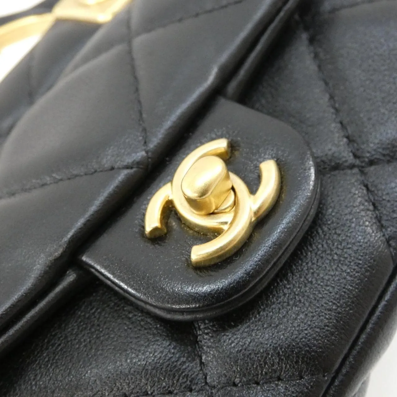 CHANEL Timeless Classic AP2271 Card Case 8