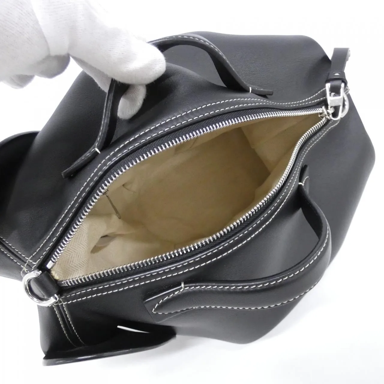 LOEWE B623A18X01 Handbag 6