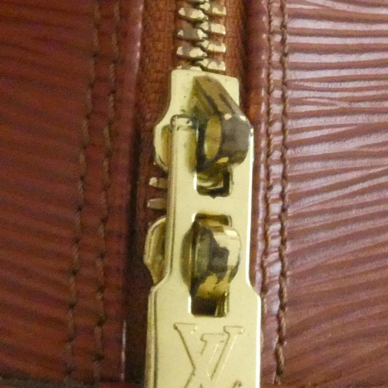 LOUIS VUITTON Alma M52143 Handbag Epi 6