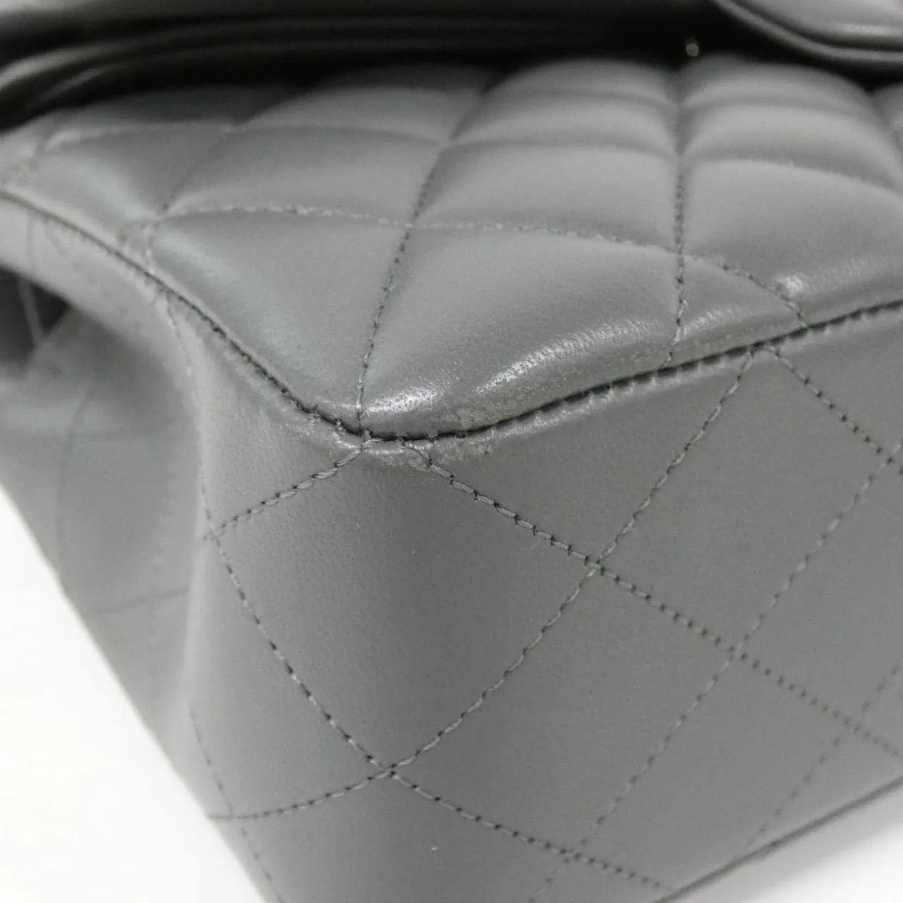 CHANEL Matelasse 1113 Shoulder Lambskin 3