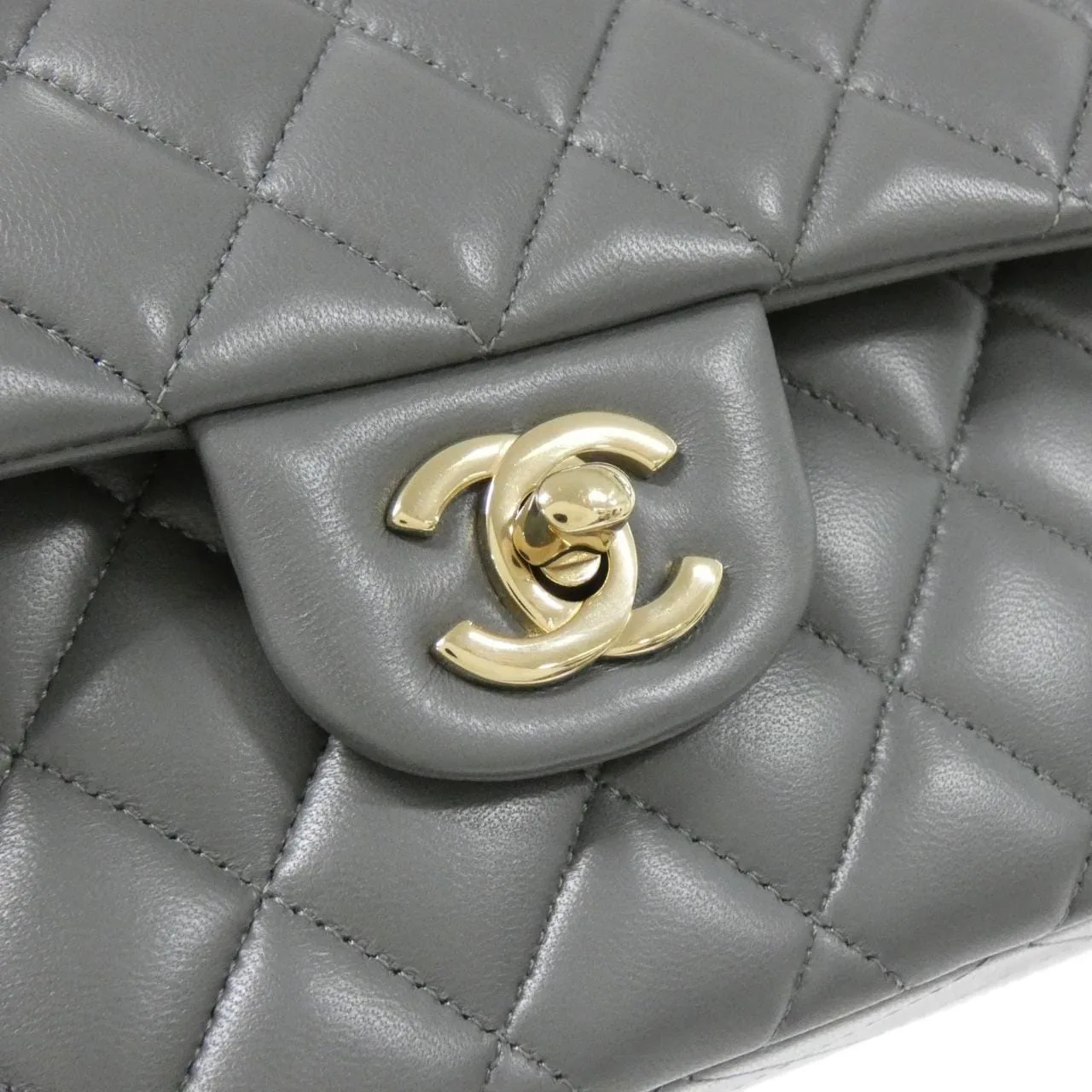 CHANEL Matelasse 1113 Shoulder Lambskin 4