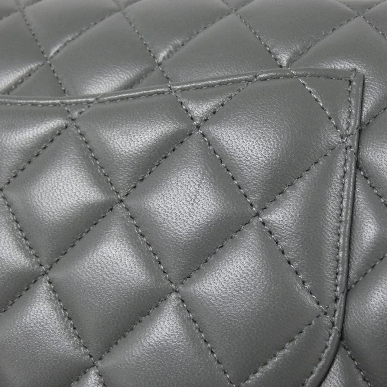 CHANEL Matelasse 1113 Shoulder Lambskin 6