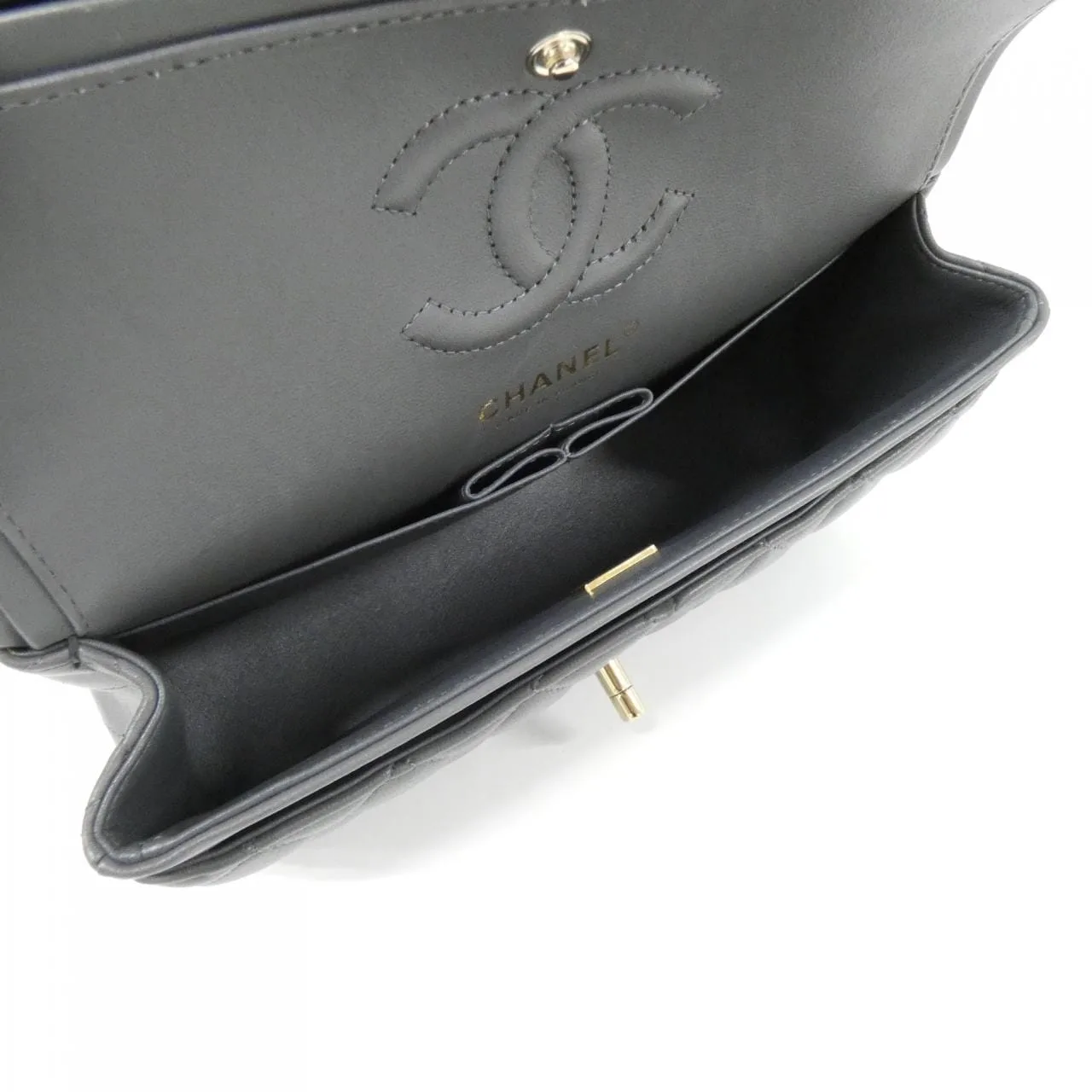 CHANEL Matelasse 1113 Shoulder Lambskin 9