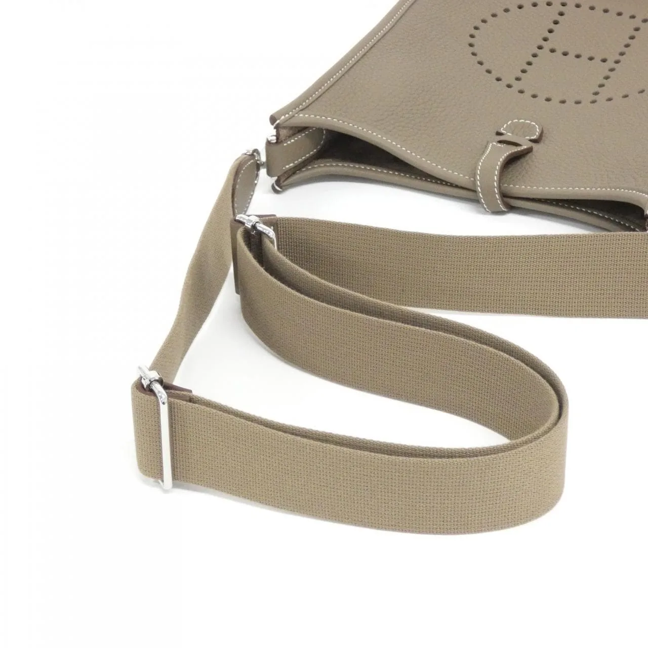 HERMES Evelyne 087941CK 肩背包 Clemence 4