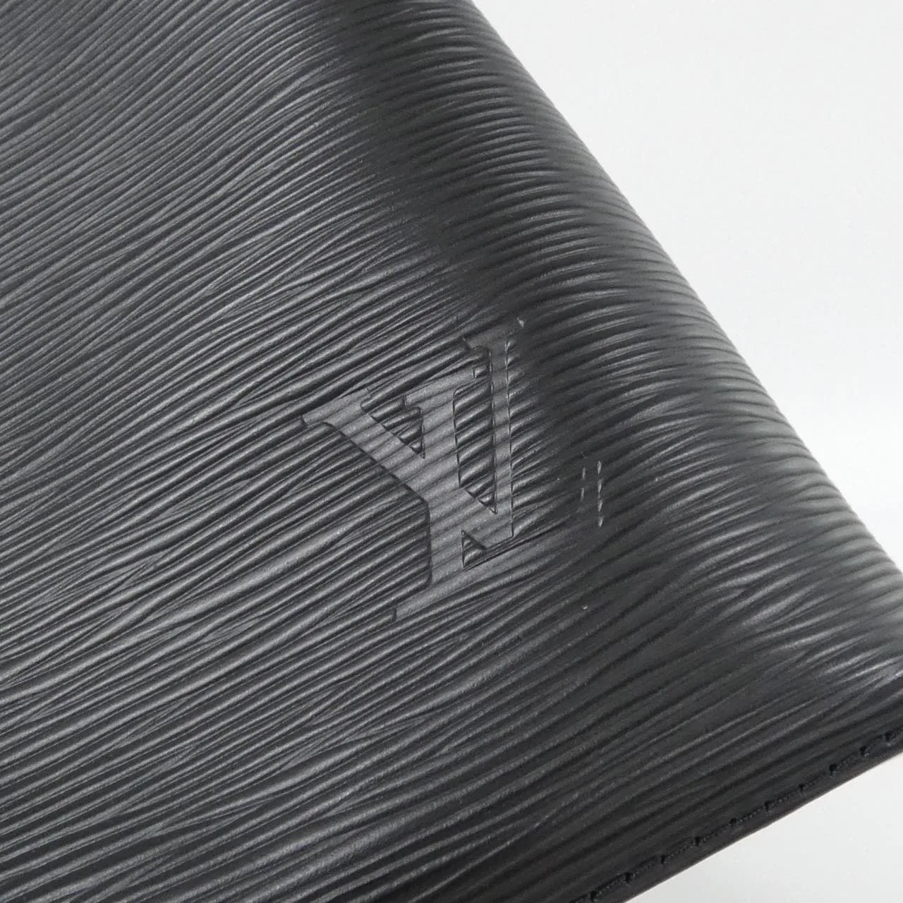 LOUIS VUITTON M53916 肩背包 Epi 4