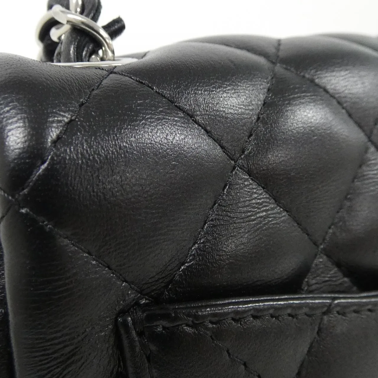 CHANEL Matelasse 35200 Shoulder Lambskin 5
