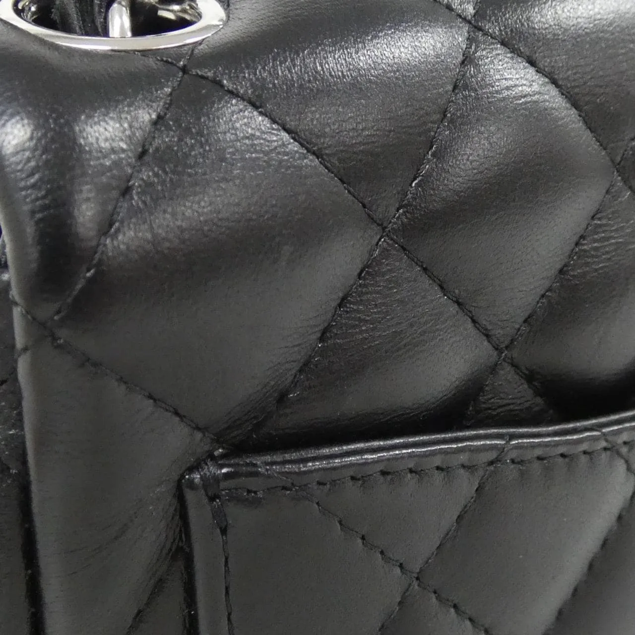 CHANEL Matelasse 35200 Shoulder Lambskin 6