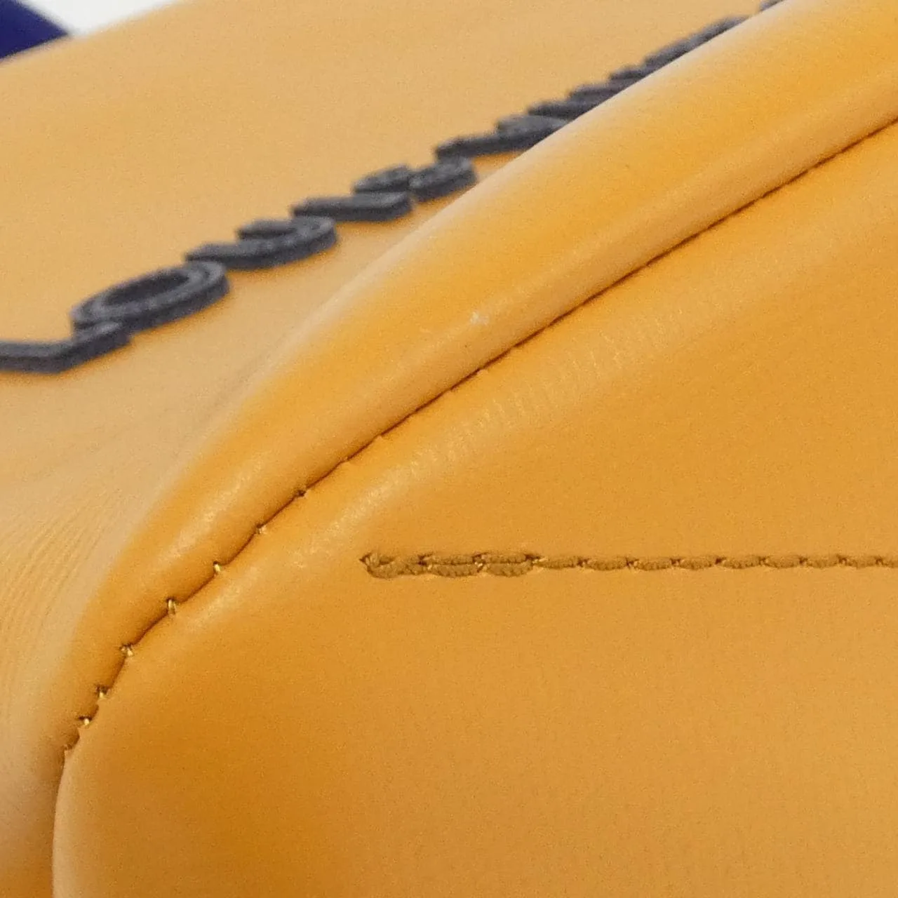 LOUIS VUITTON M15237 Tote 3