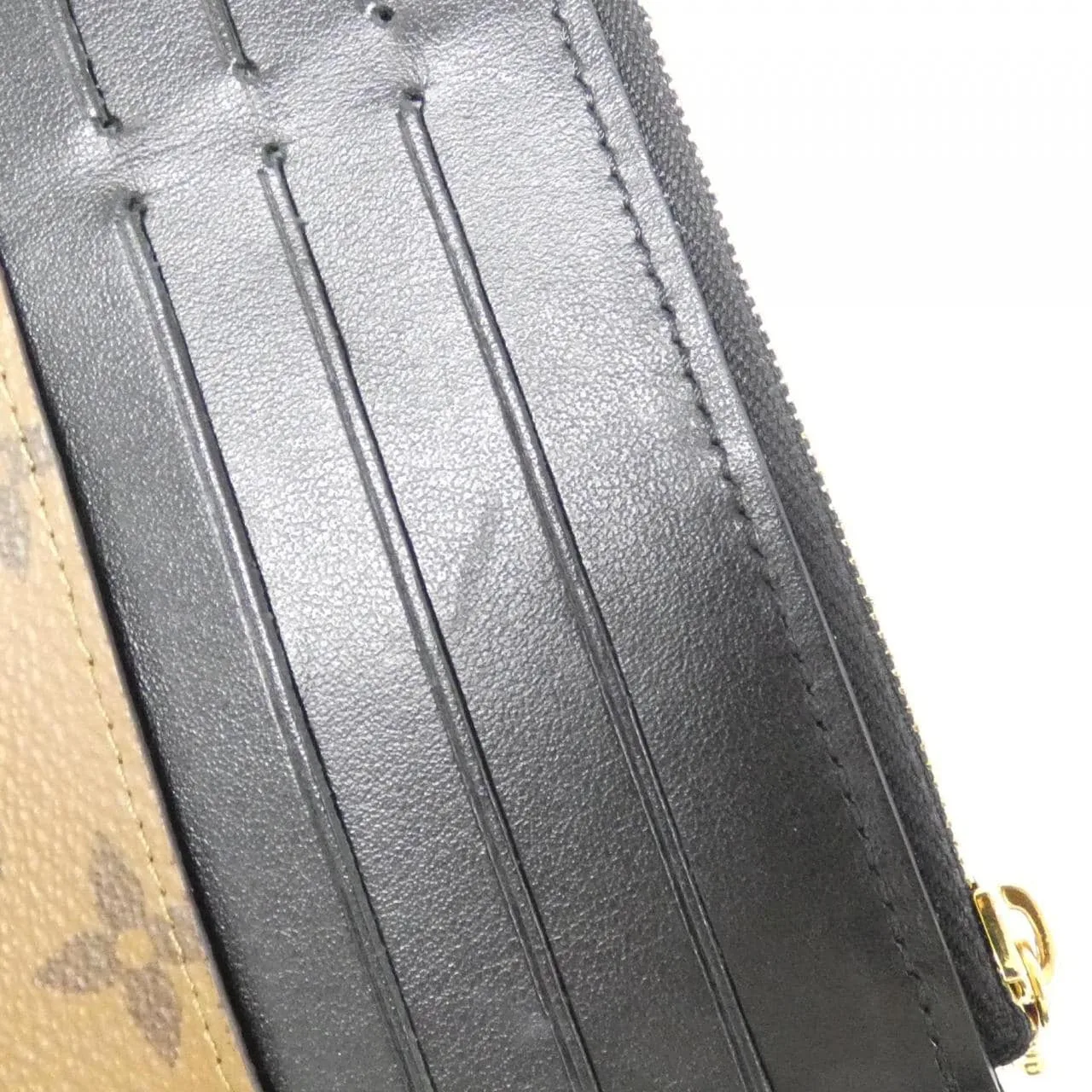 LOUIS VUITTON M80390 Wallet Monogram 4
