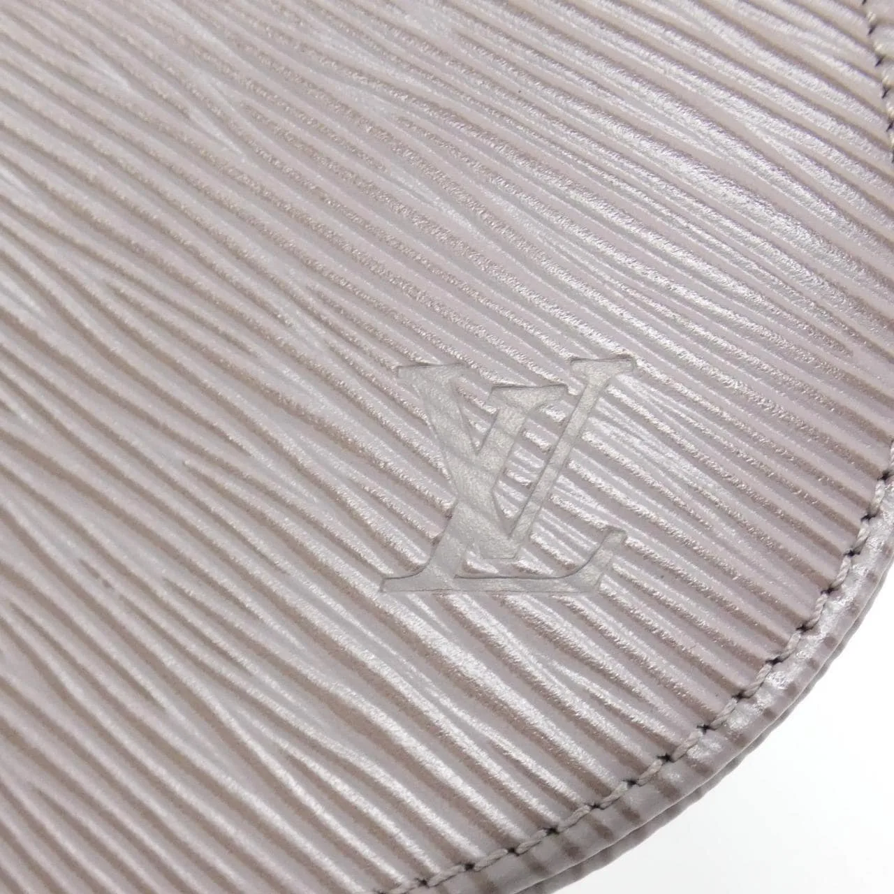 LOUIS VUITTON Pochette M5262B 小斜揹包 Epi 4