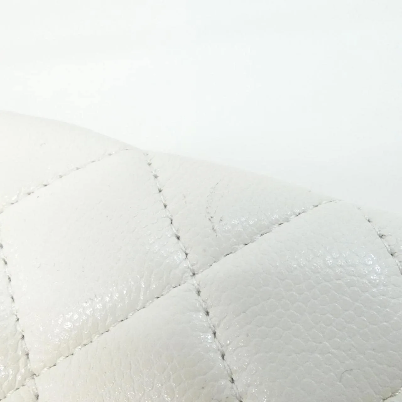CHANEL Timeless Classic AP4423 Wallet Grained Calfskin White Grained Calfskin Rank A - Thumbnail 4