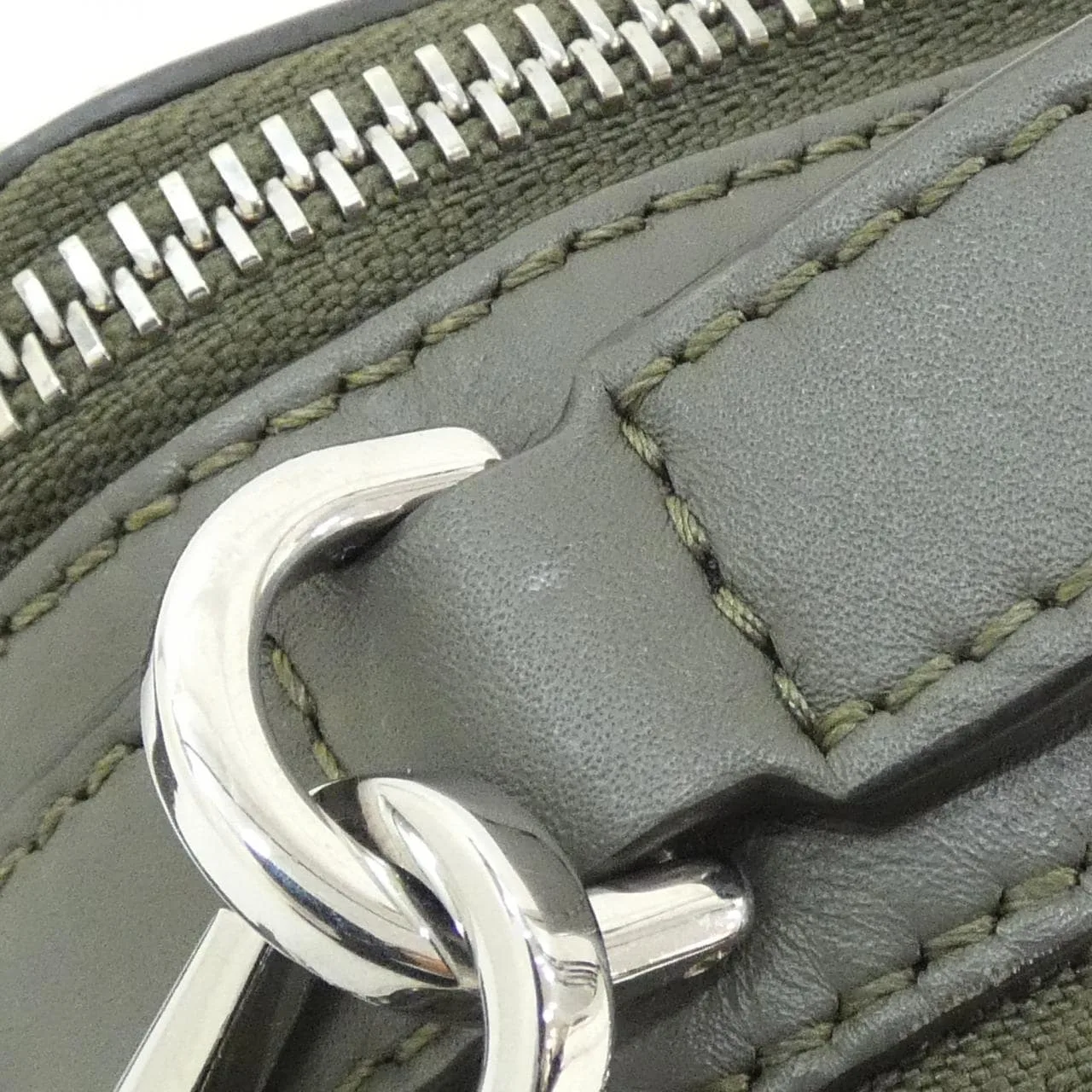 LOEWE C565R41X01 肩背包