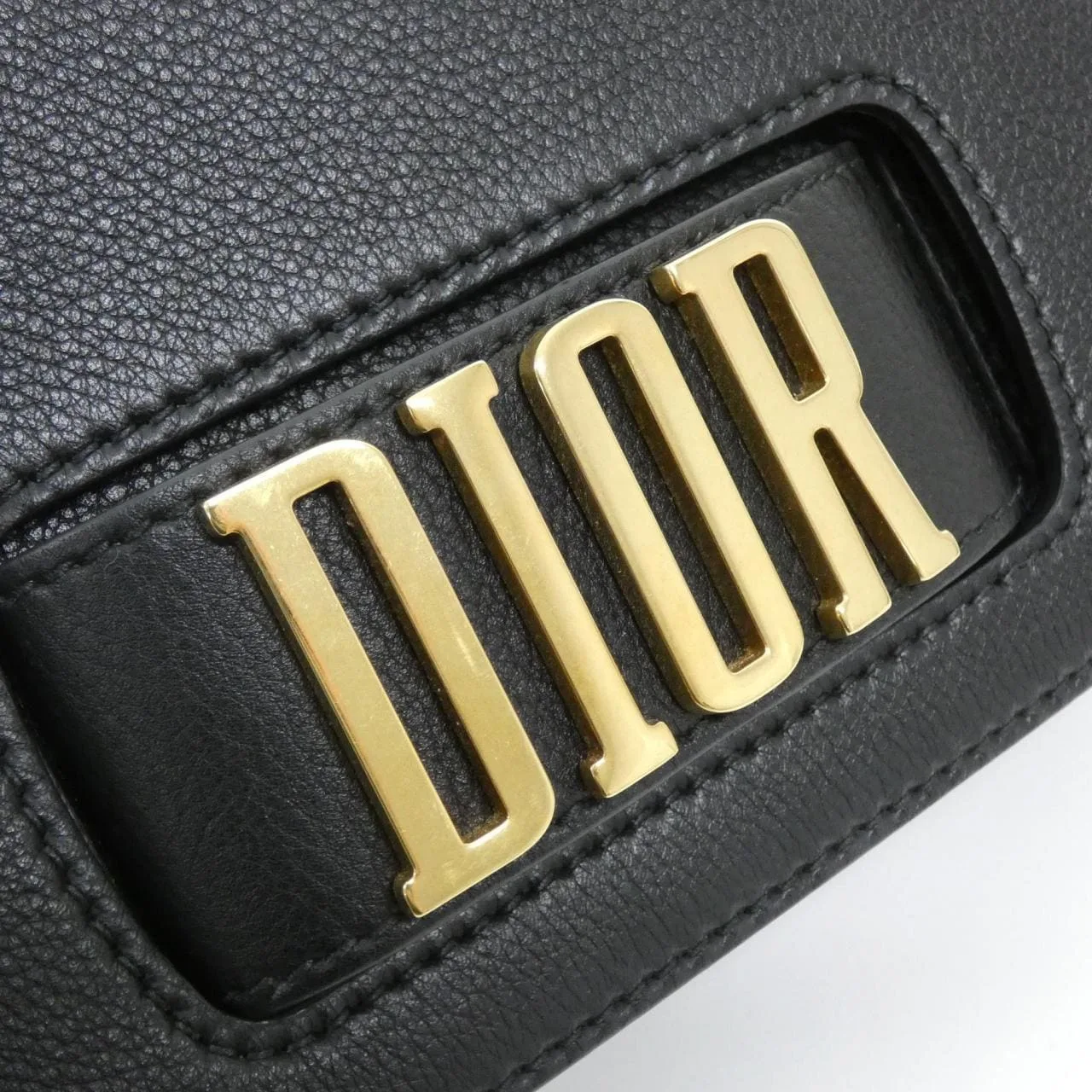 DIOR Shoulder 4