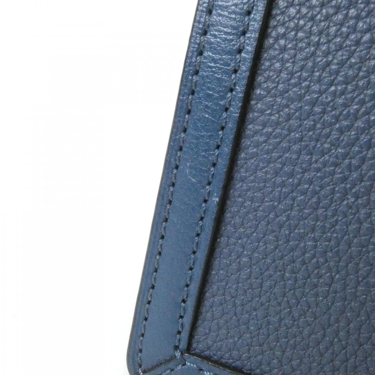LOEWE 302 12 P39 肩背包 4